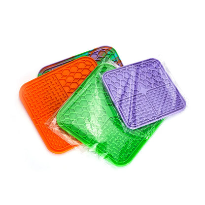 Silicone Pet Licking Pad – Slow Feeder with Suction Cup