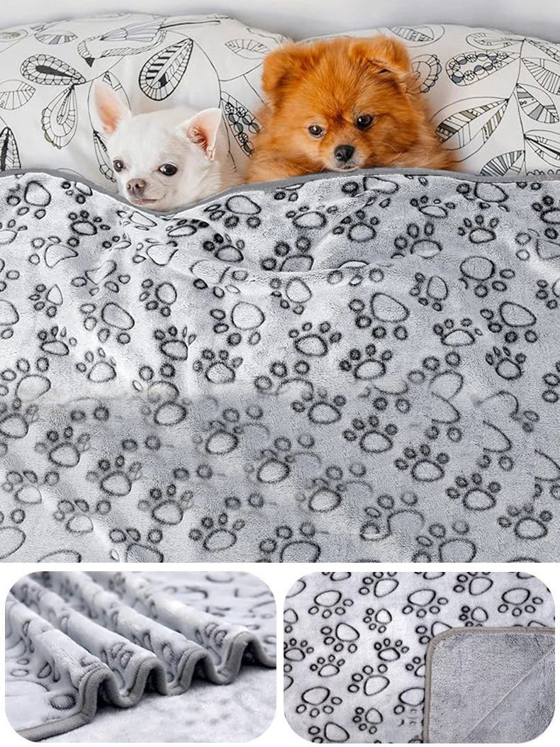 Soft Fluffy Pet Blanket – Warm Cartoon Design