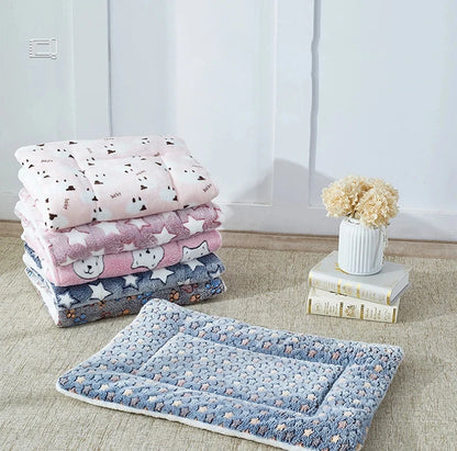 Flannel Pet Sleeping Mat – Cozy Dog & Cat Bed